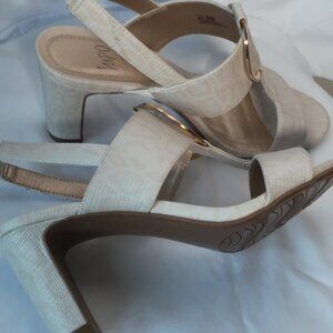 Impo Cream Heel, Sz. 9